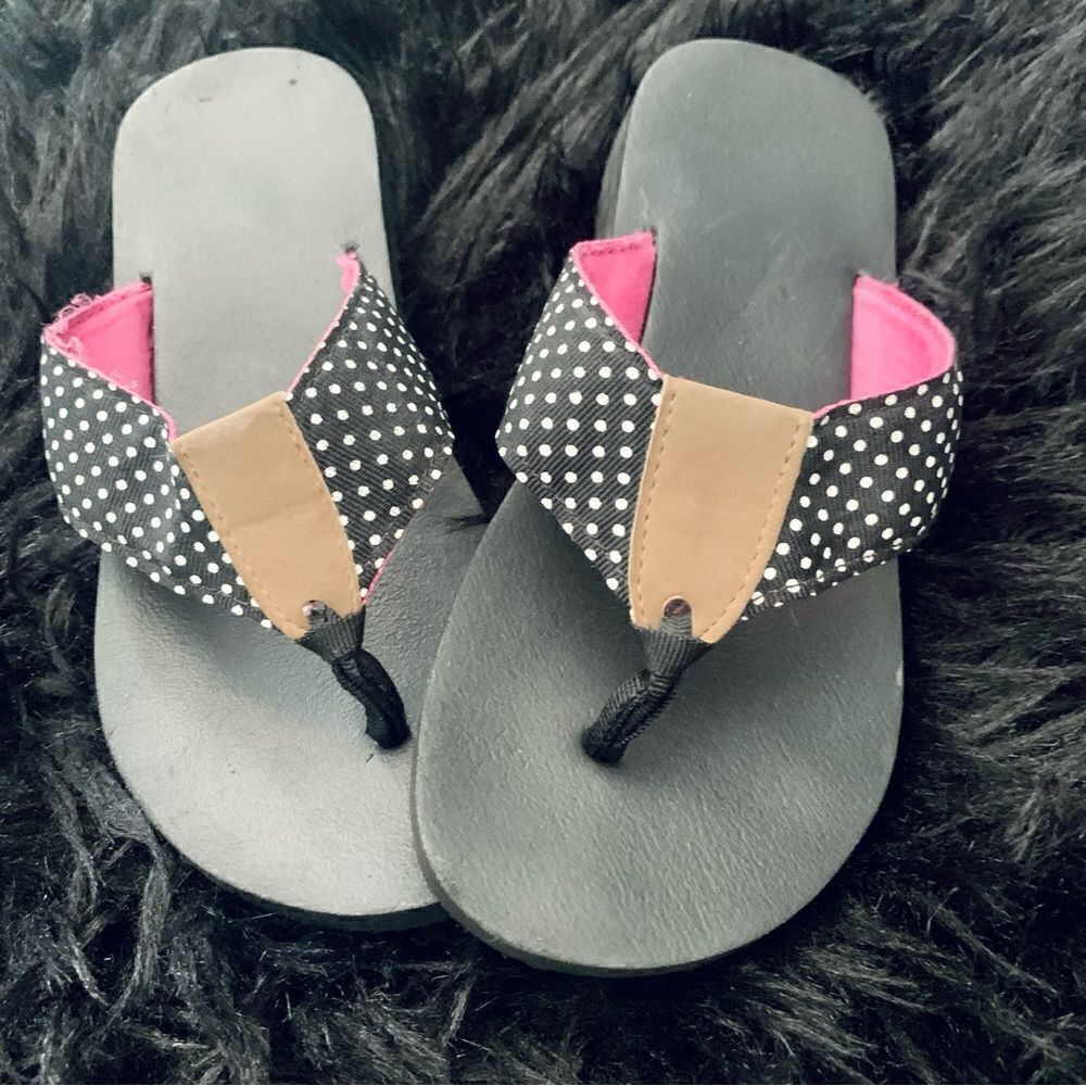 Black & White Polka Dot Canvas Thongs Size 6